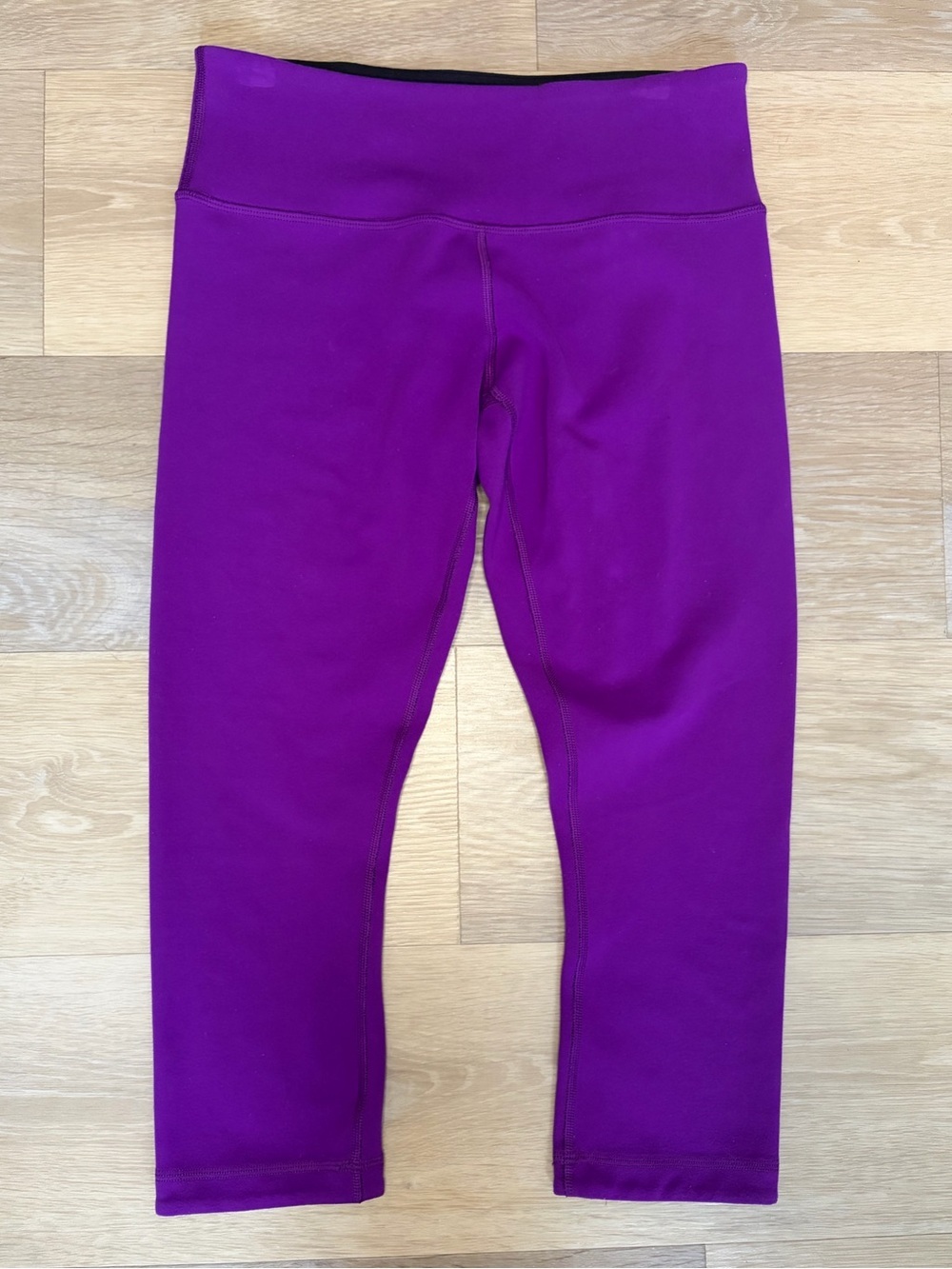 Lululemon Reversible Cropped Leggings Size 6 (Purple/Black) - Picture 5 of 6